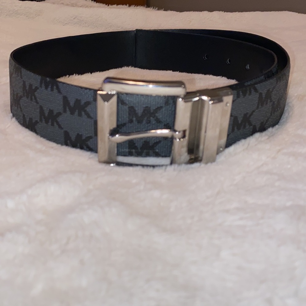 Michael Kors reversible belt unisex if desired